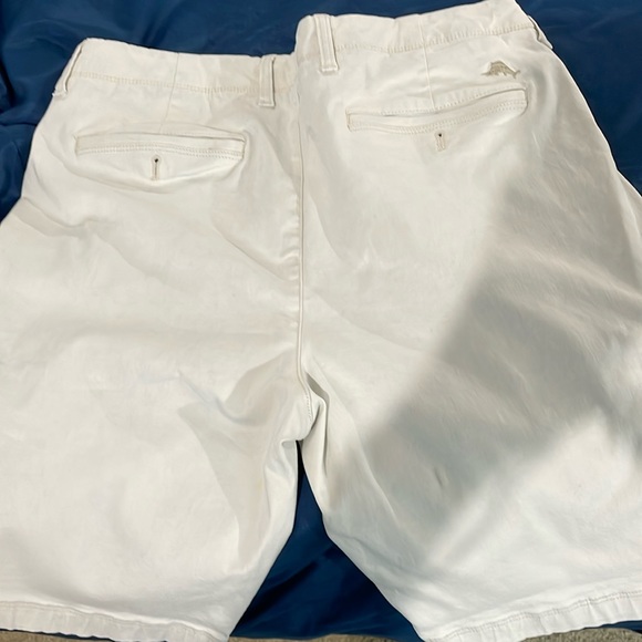 Tommy Bahama men’s 35 flat front shorts - Picture 2 of 5